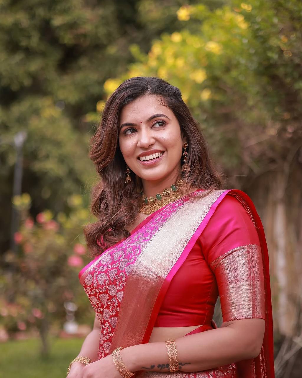 Red and Pink Gold Woven Traditional Saree