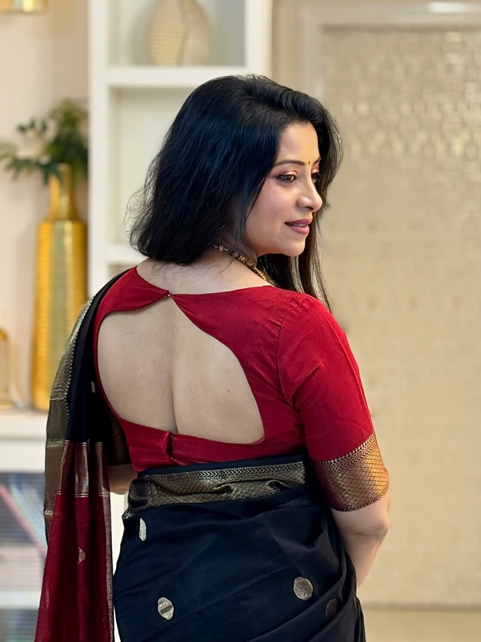 Classic Black and Maroon Gold Woven Border Traditional Saree